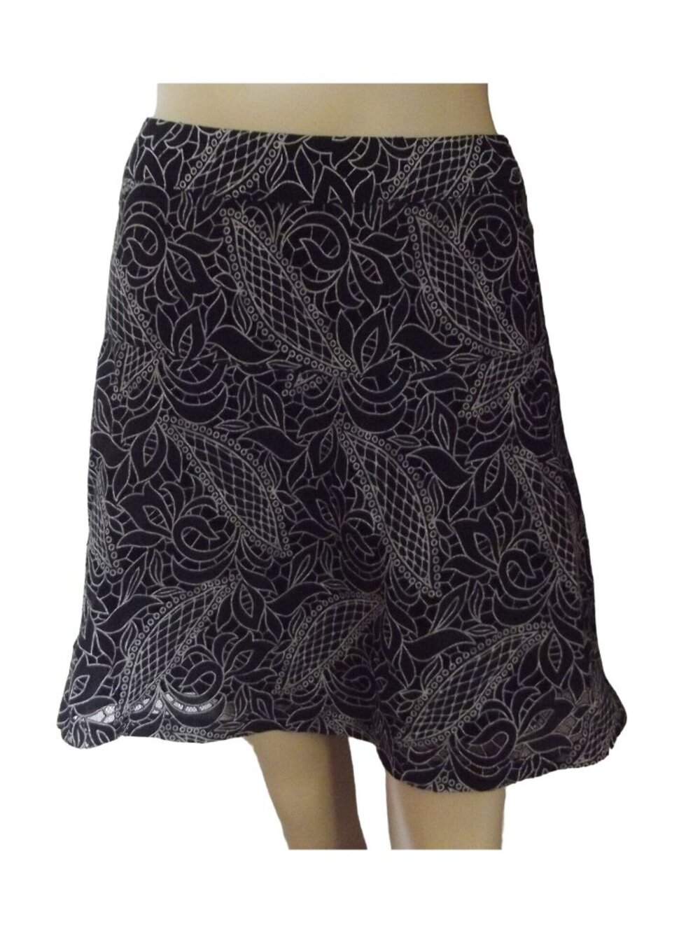 New York & Company Skirt Womens Size 0 Black White Lace Cut-Out Mini A-Line